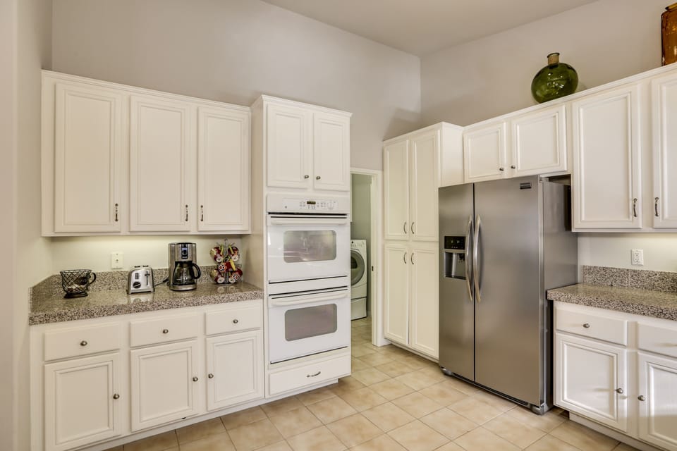 Updated and fully stocked kitchen 