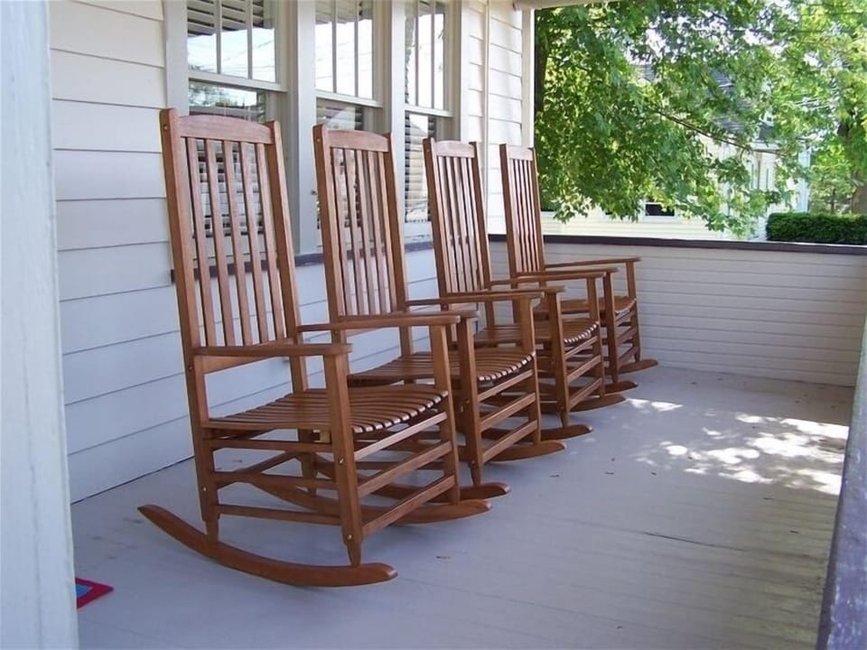 Front Porch With Rockers