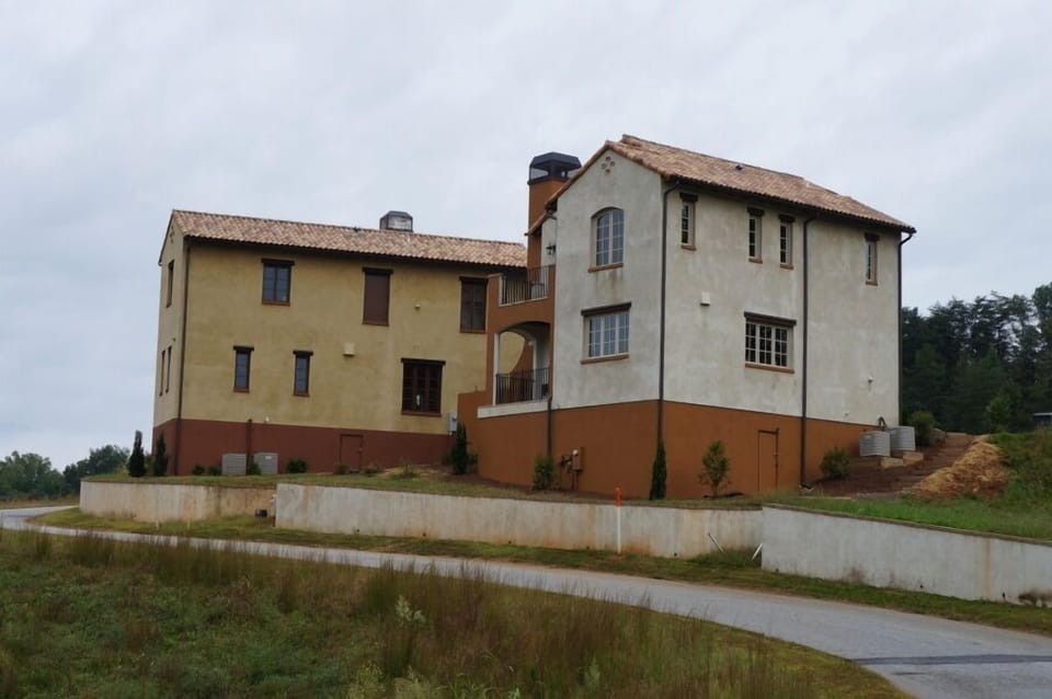 Back of Villa della Luna (and side of Villa del Sole)