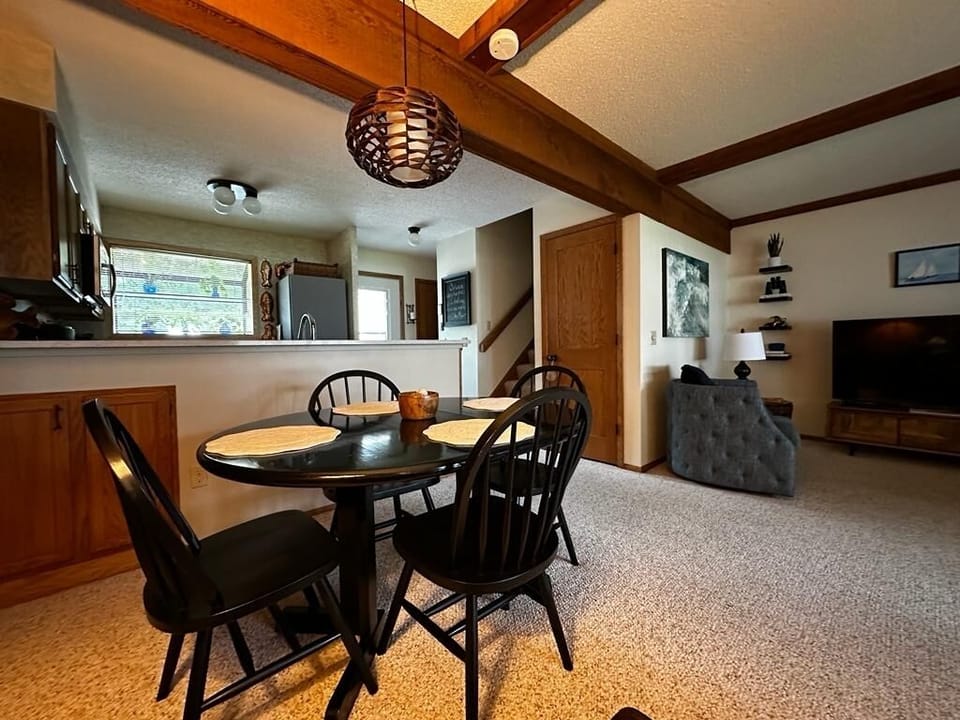 Open floor plan with dining area. 
