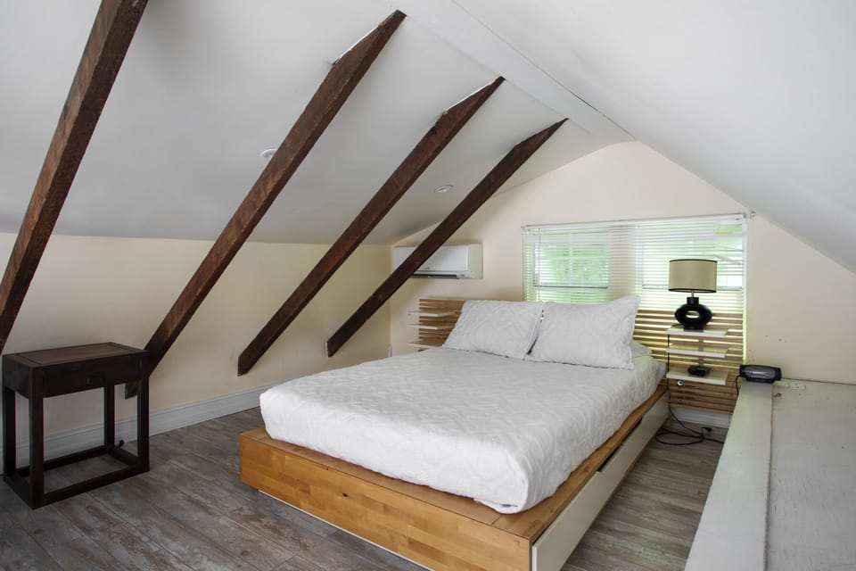 Conch House Loft: Full Bed