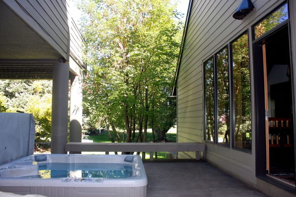Private Hot Tub off Dining Area