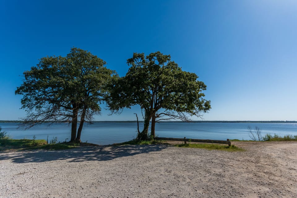 Pretty Sherwood Shores Beach is only 4 blocks away!