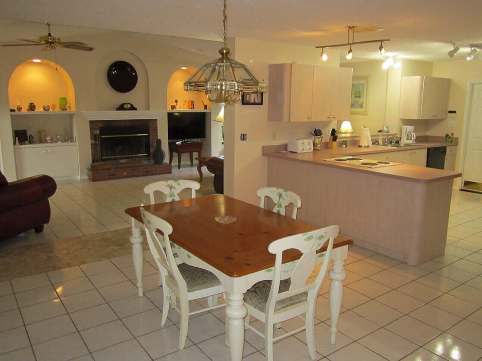 Kitchen Table 