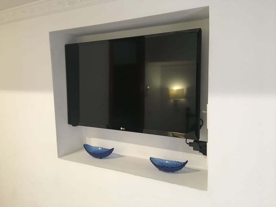 New LCD SMART TV 
