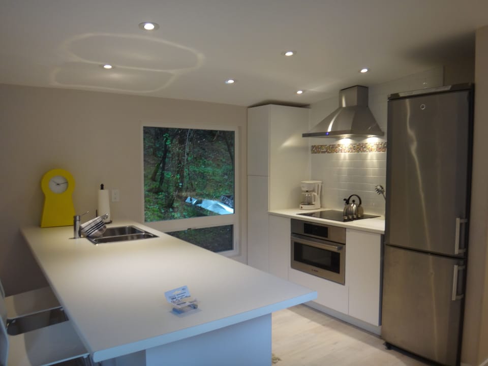 Bosch appliances, dishwasher, fully equipped