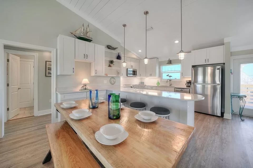 Spacious kitchen and dining area