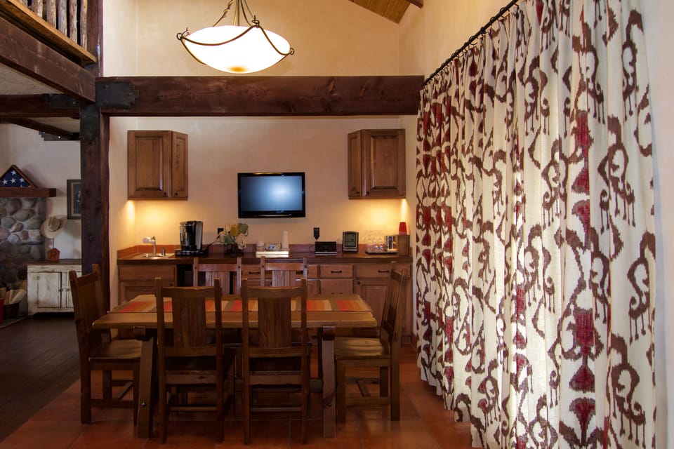 Dining Room - Wet Bar & TV