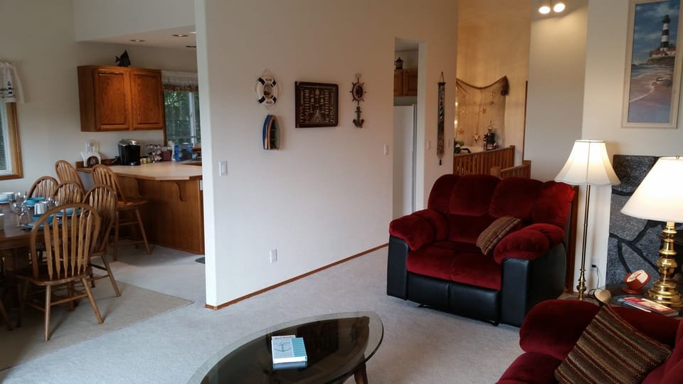 Living Room to Kitchen 