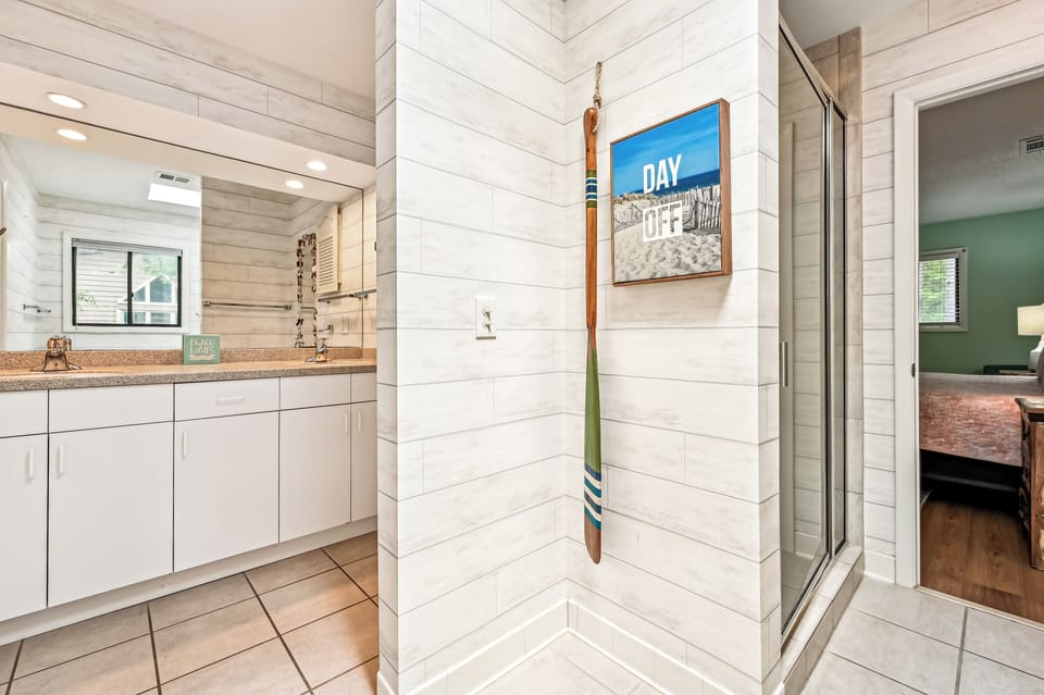 Guest Bathroom with Shower at 2 Gadwall