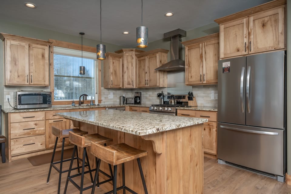 A beautiful kitchen just made for cooking! 