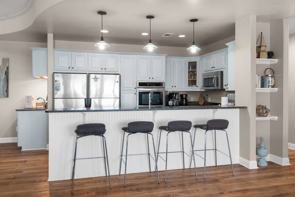 Kitchen Bar area