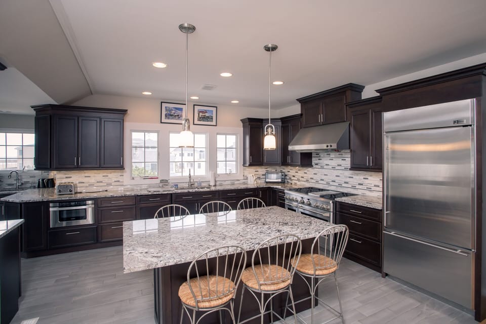 Large Kitchen Island with seating for 6. 