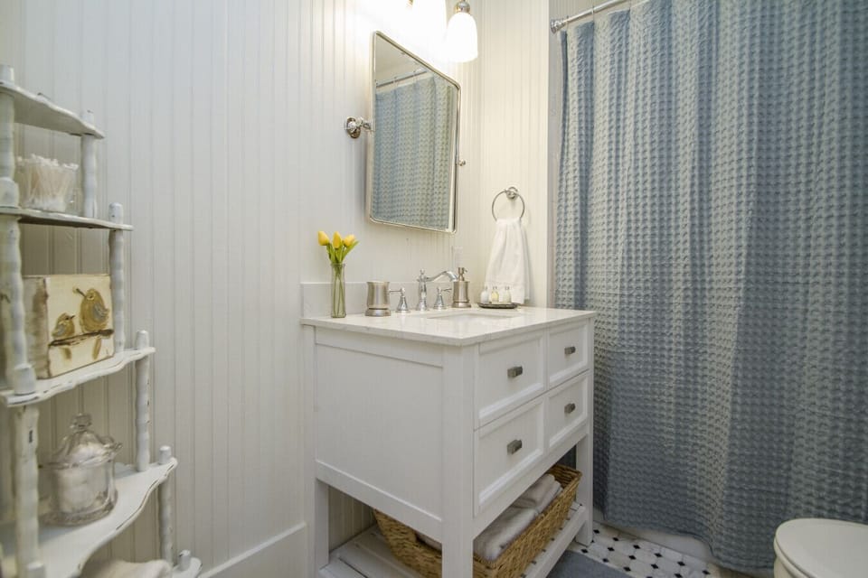 Hall bath