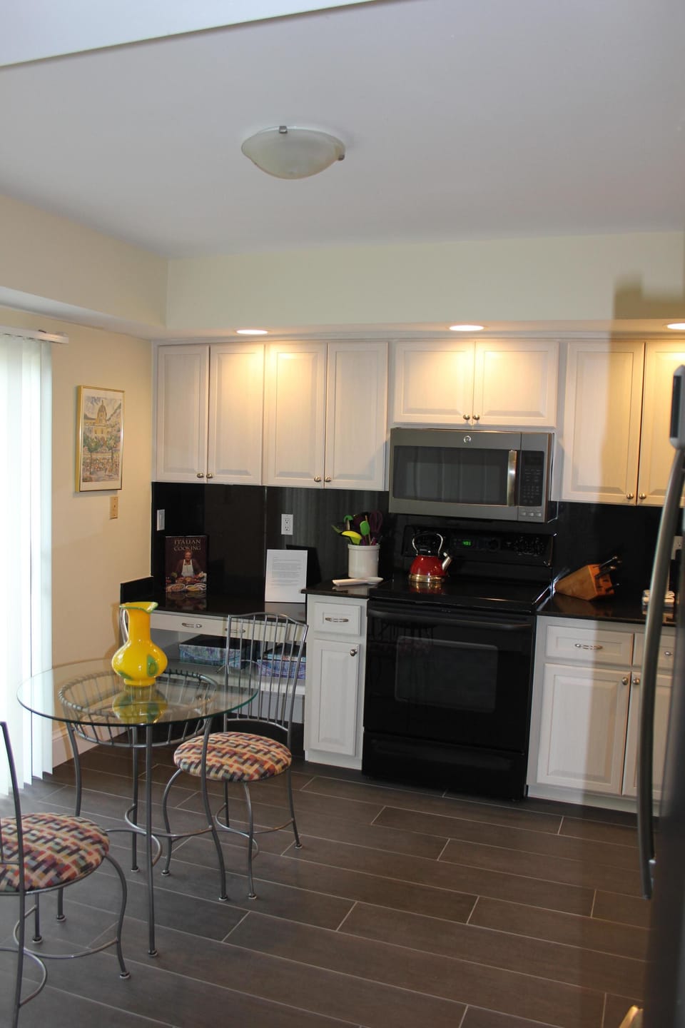 Spacious and inviting kitchen with eat-in area 