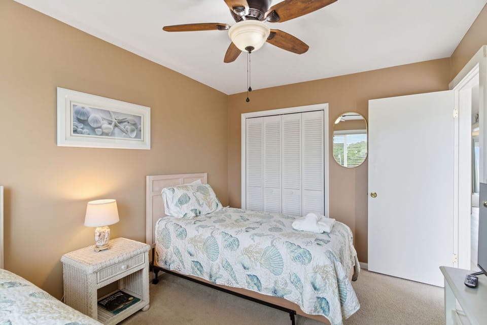 Twin beds 2