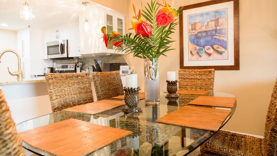 Comfortable Dining for 6 people.
