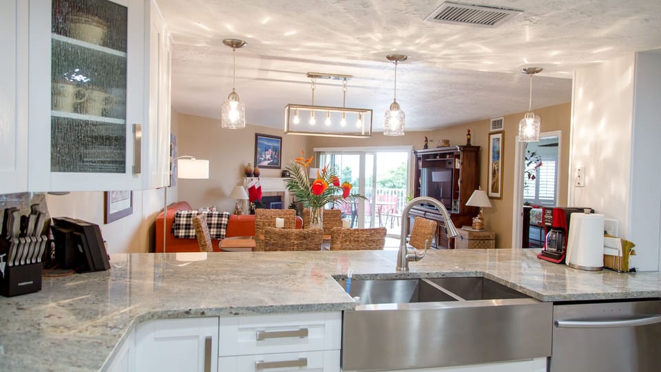 Fully remodeled kitchen, opens to dining & Living room area.