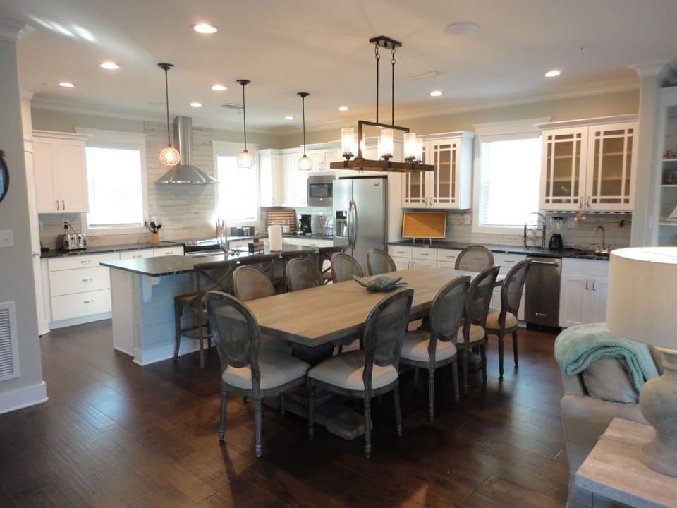 Dining seating for 14
Kitchen
