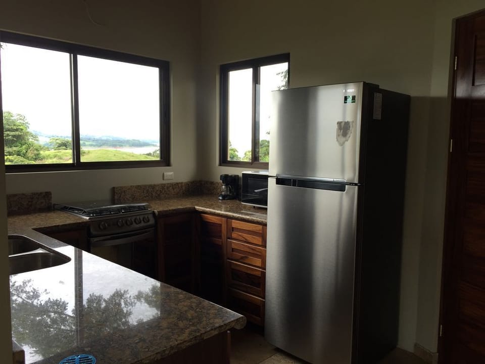 Modern kitchen with amazing views of the lake and lagoon