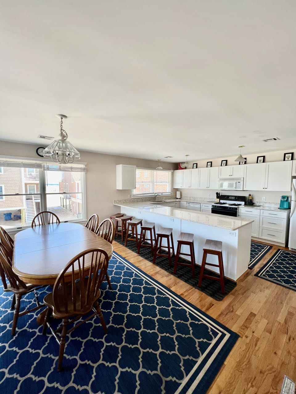 Top Floor Kitchen and Dining (Upgraded 2022)