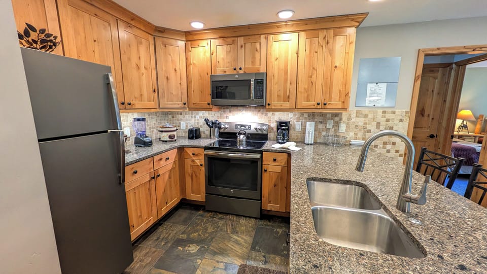 Beaver Creek West Condo L-1 kitchen