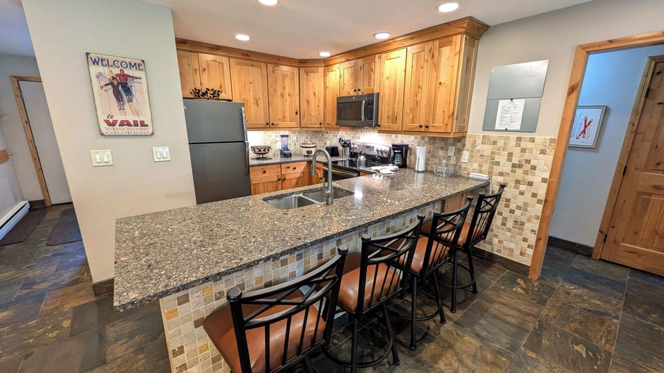 Beaver Creek West Condo L-1 kitchen with breakfast bar 