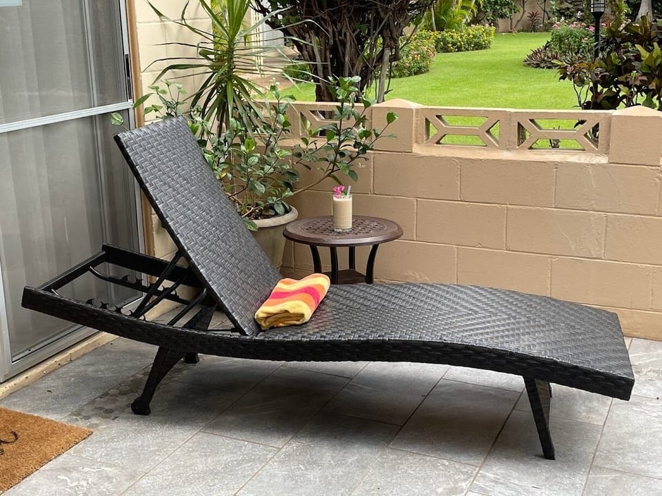 Relax on the Lanai