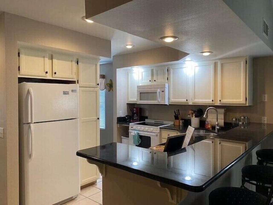 Fully equipped Kitchen to make meals