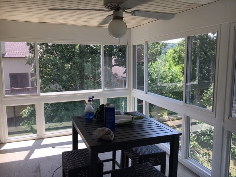 Porch has windows with screens