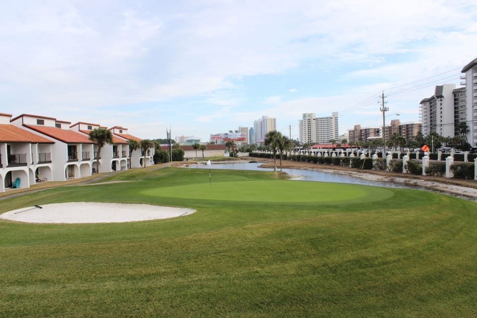 9 Hole Golf Course at Edgewater