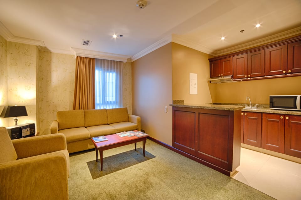Standard Apartment, 1 King Bed, Non Smoking | Private kitchenette