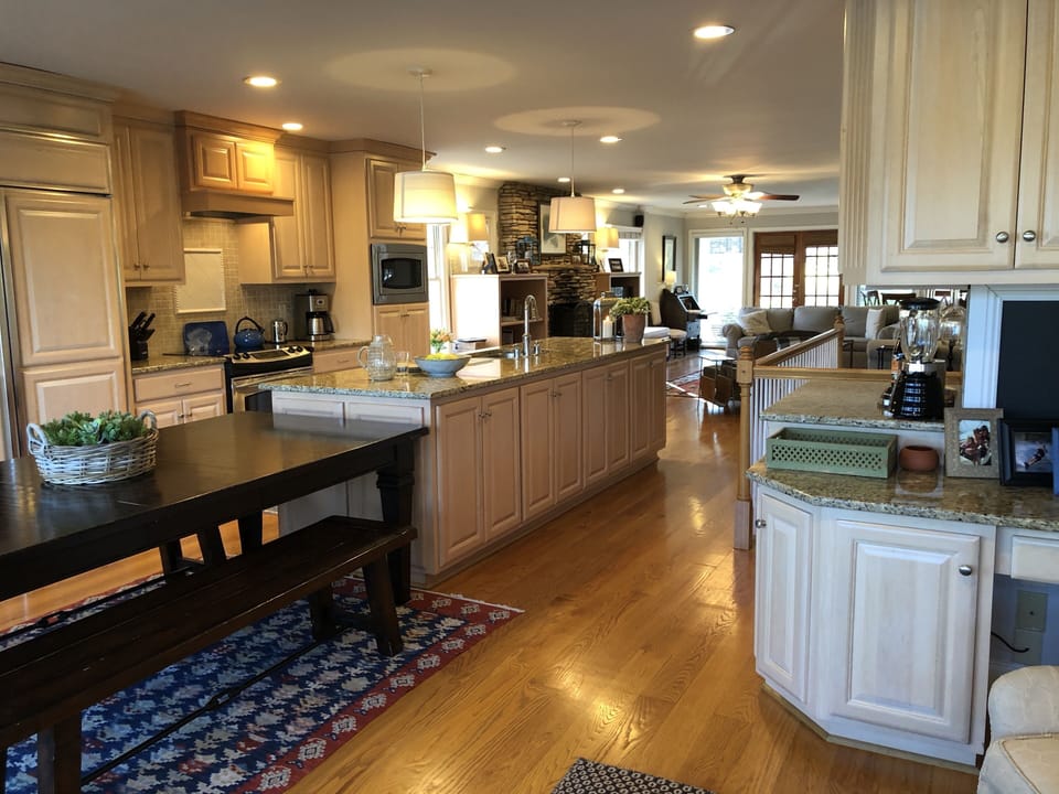 Kitchen with large island