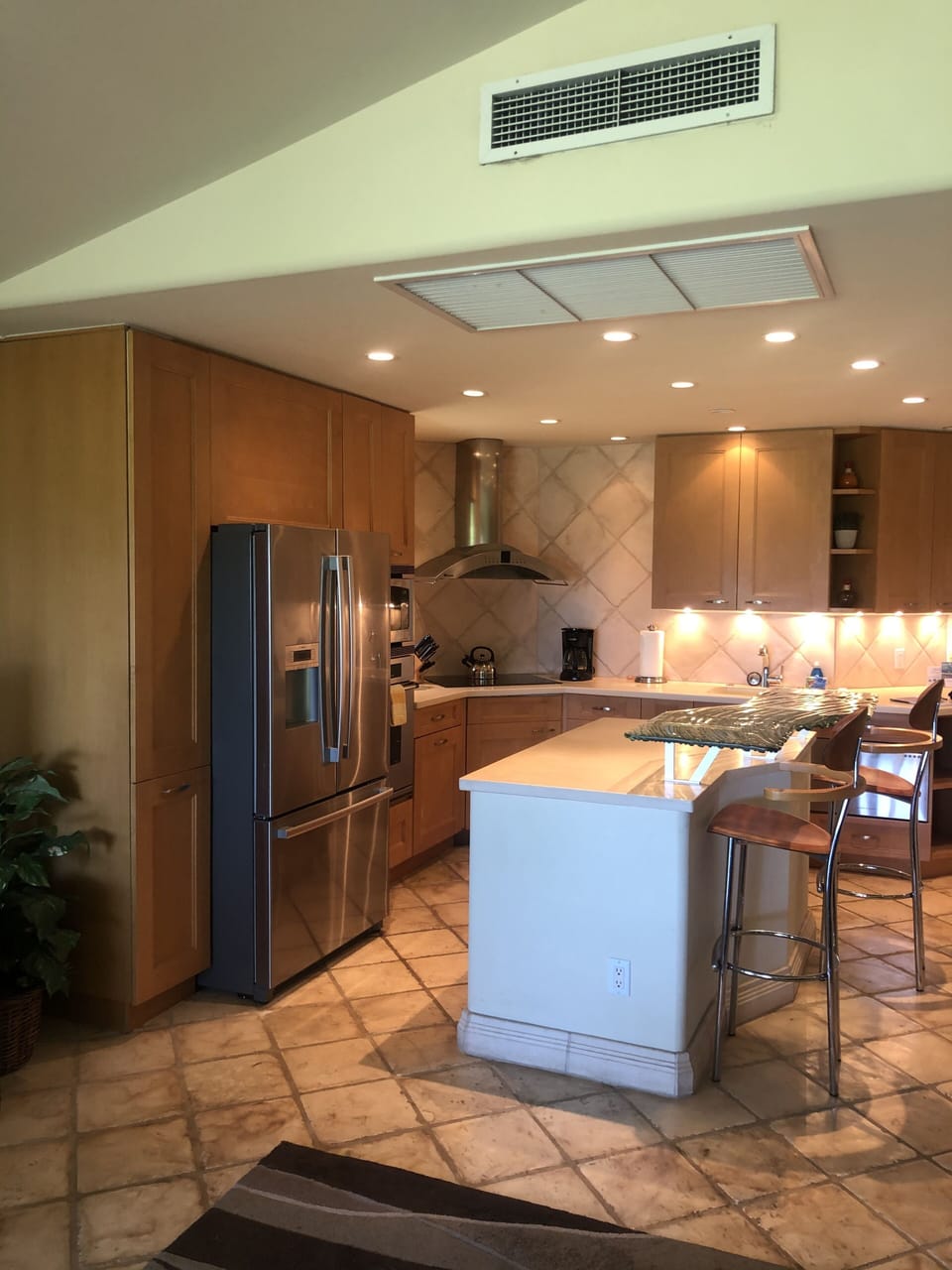 Gourmet Kitchen with new appliances (2021)