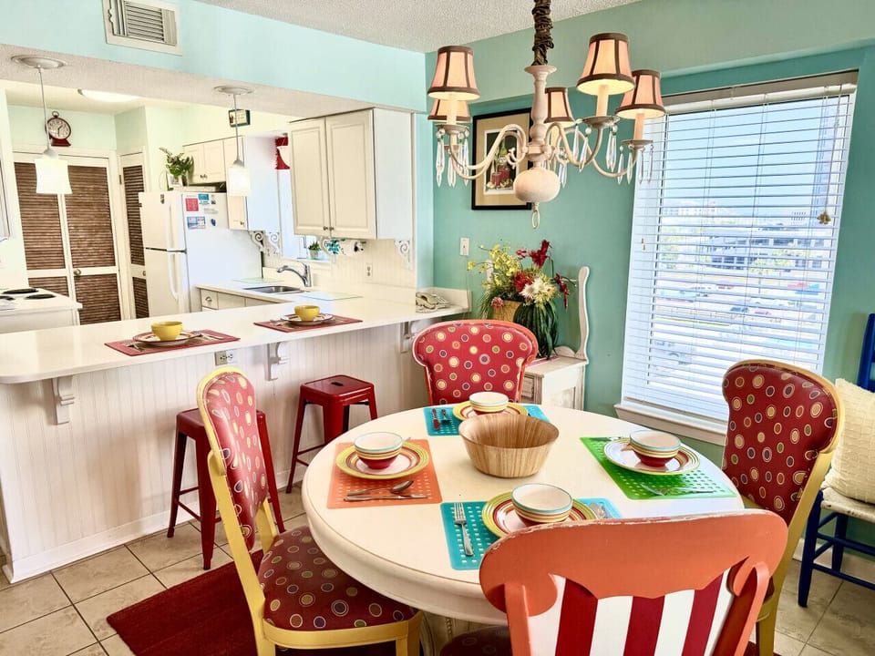 Dining table with room for 4. Enjoy a good dinner together.