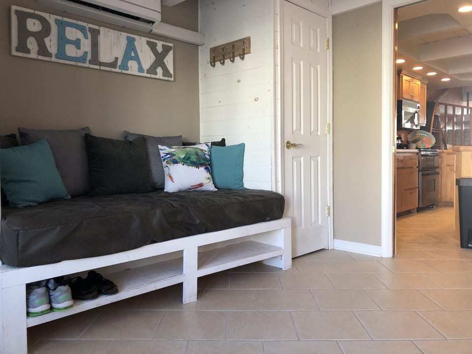 Entry way