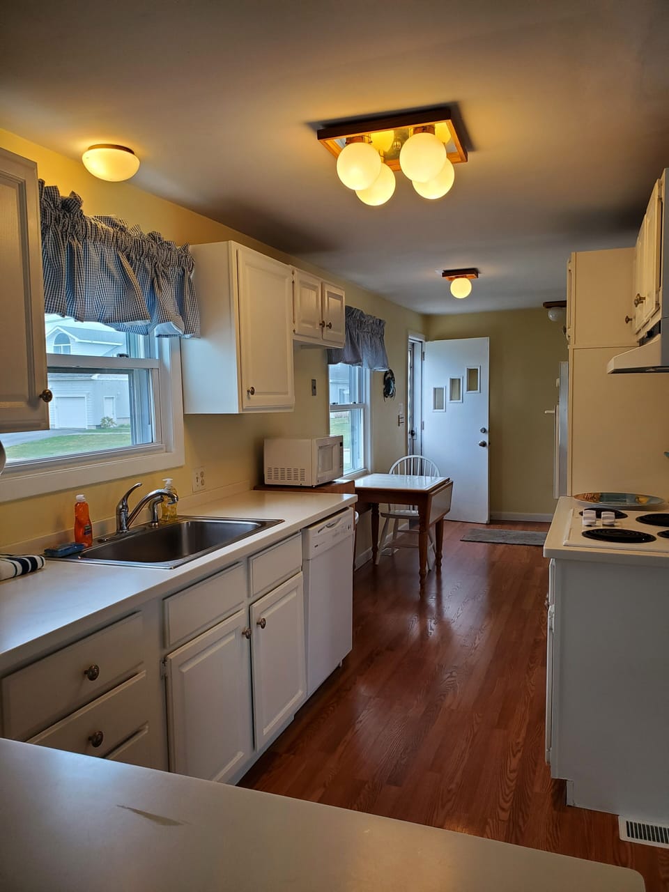 Kitchen with all amenities!