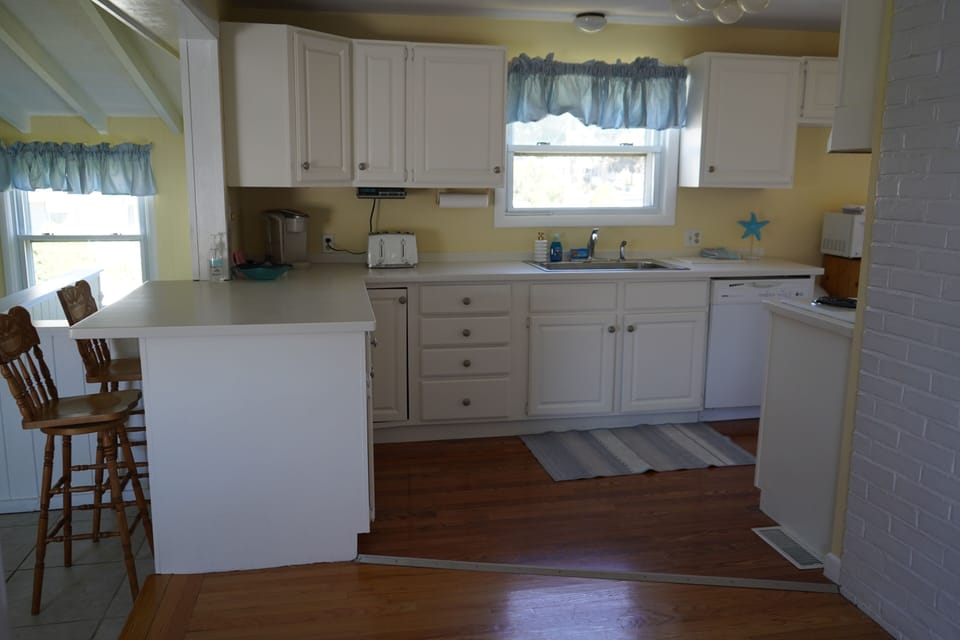 Full kitchen with all appliances, including utensils, dishes, condiments!