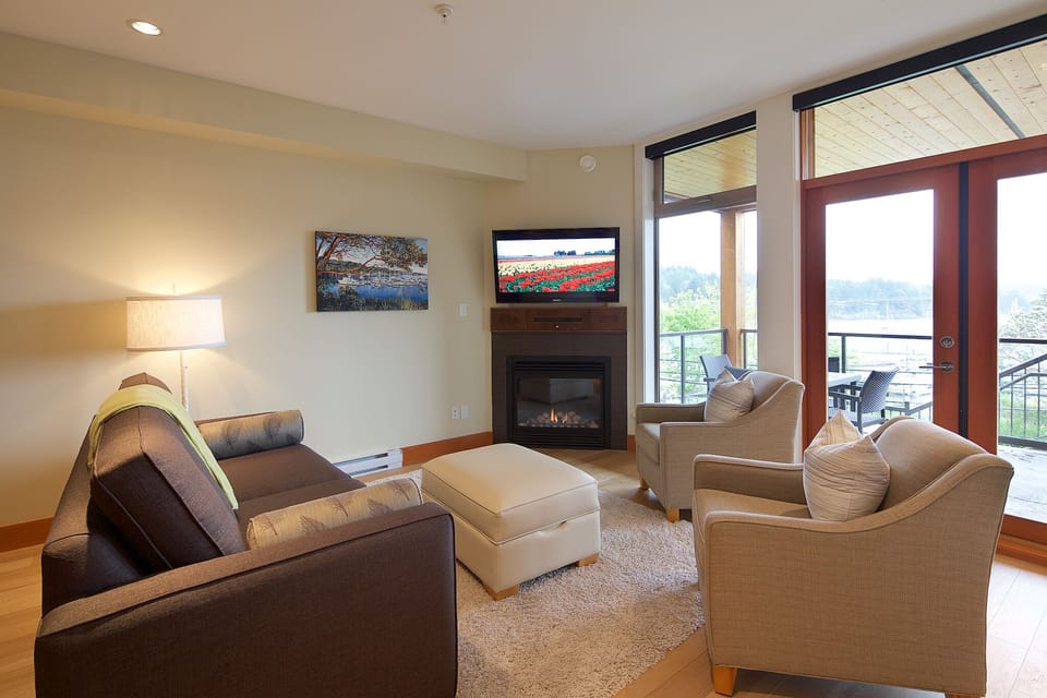 first floor living room, deck and bbq. Sample picture