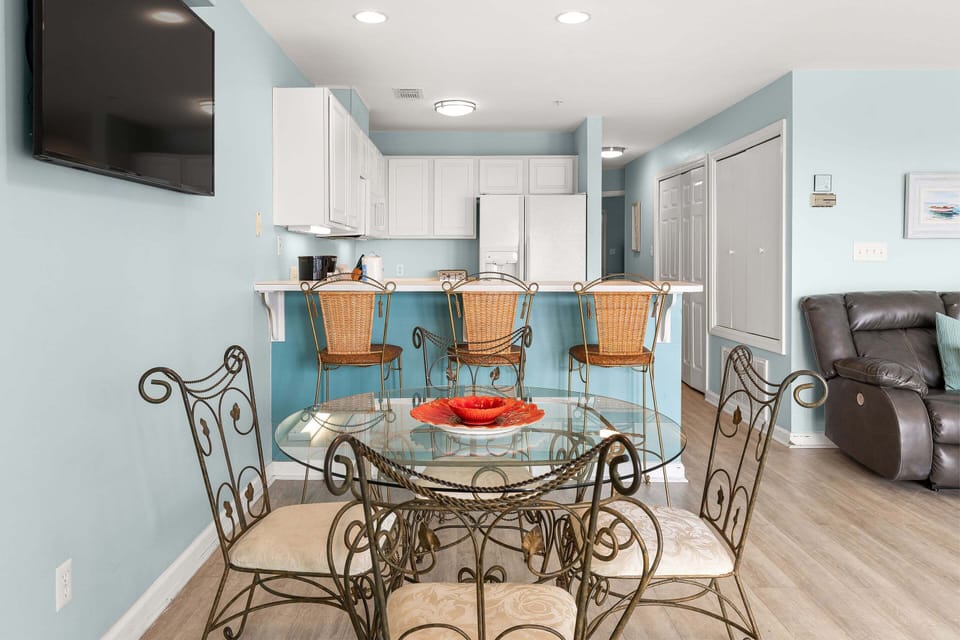 Dining areas to gather