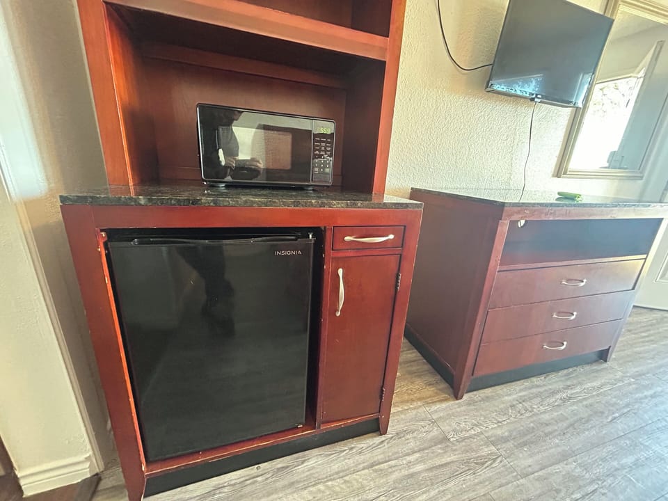 Standard Double Room | Microwave