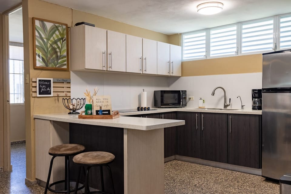 Fully equipped kitchen.