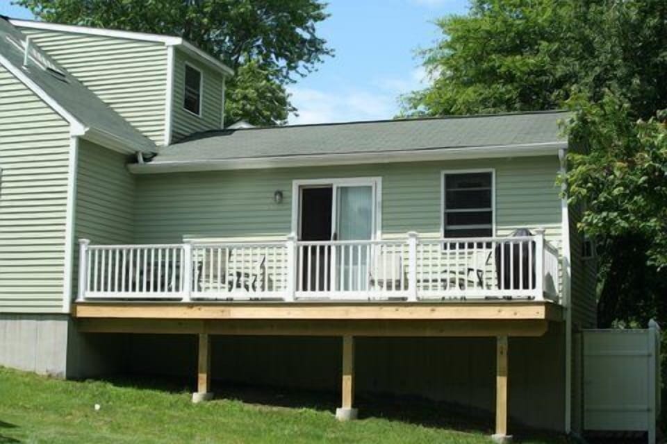New! 27 Ft Deck off Master Bedroom 