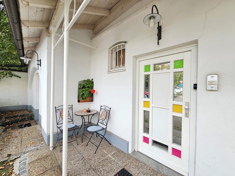 Building entrance/outside sitting corner