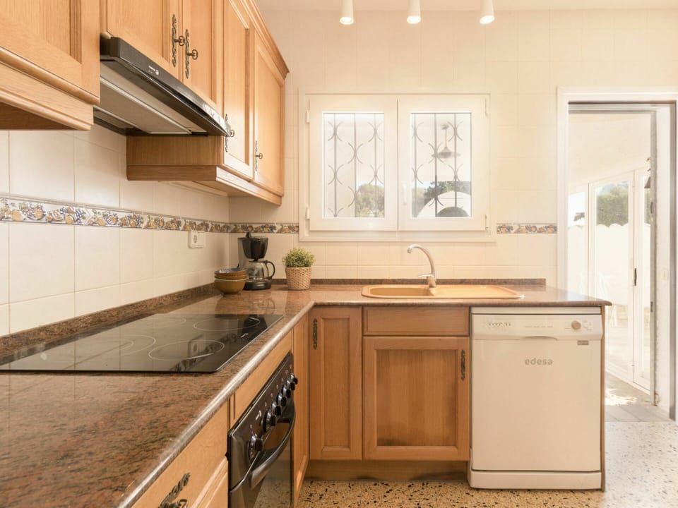 Brown, Countertop, Cabinetry, Sink, Kitchen Sink, Tap, Property, Furniture, Building, Kitchen