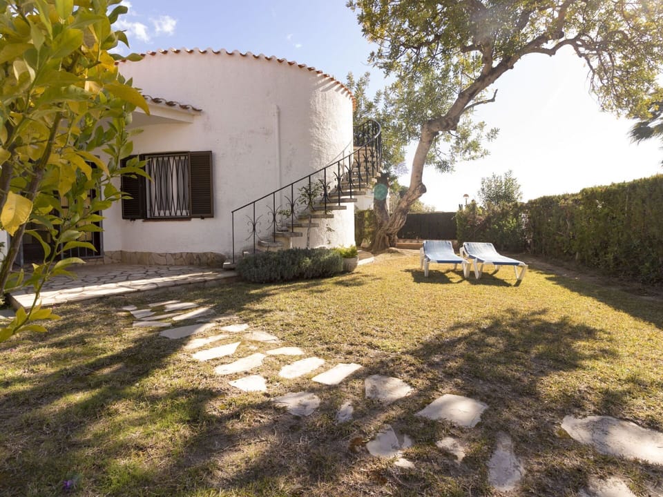 Property, House, Real Estate, Building, Home, Architecture, Residential Area, Grass, Land Lot, Villa