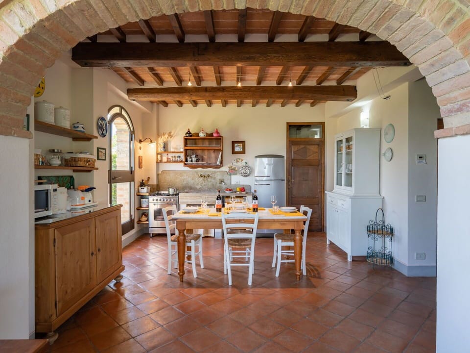 Property, Building, Room, Ceiling, Furniture, Floor, House, Beam, Interior Design, Arch