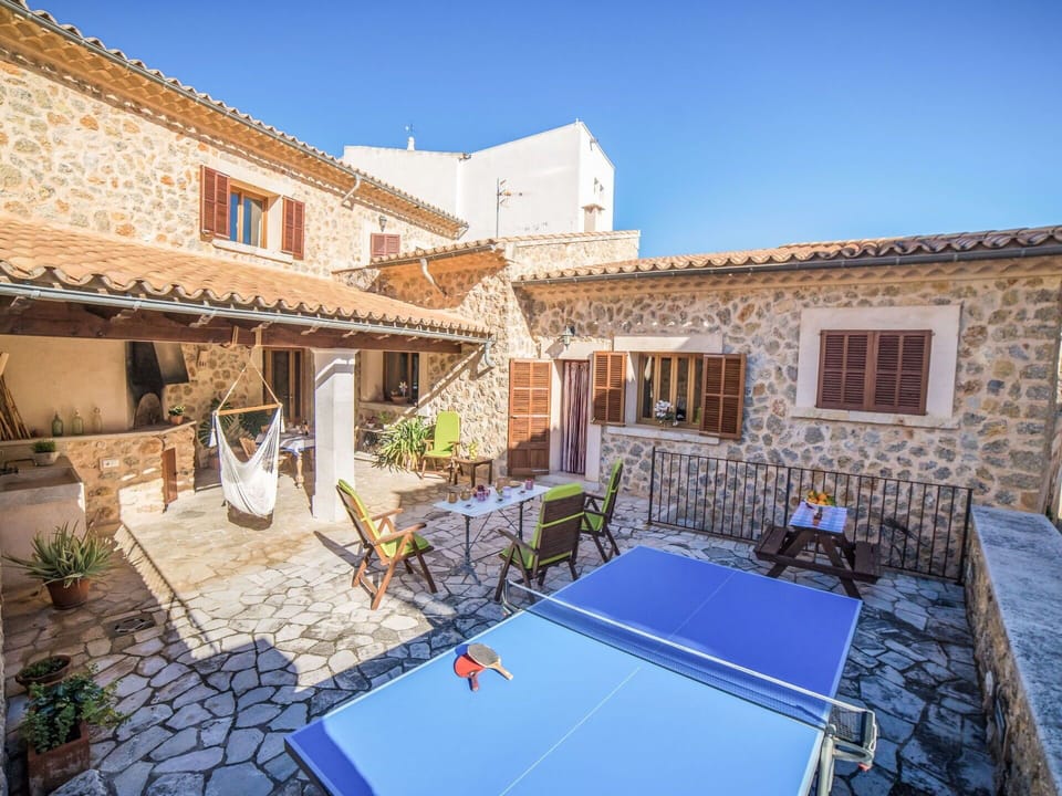 Property, Building, House, Real Estate, Home, Estate, Swimming Pool, Room, Courtyard, Vacation