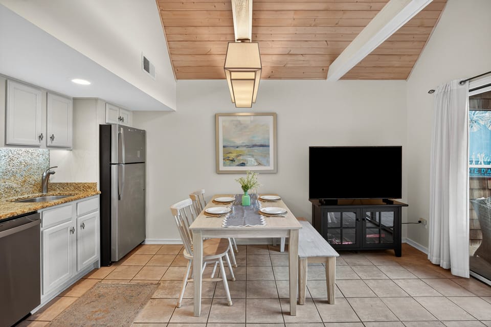 Dining for 4 guests
