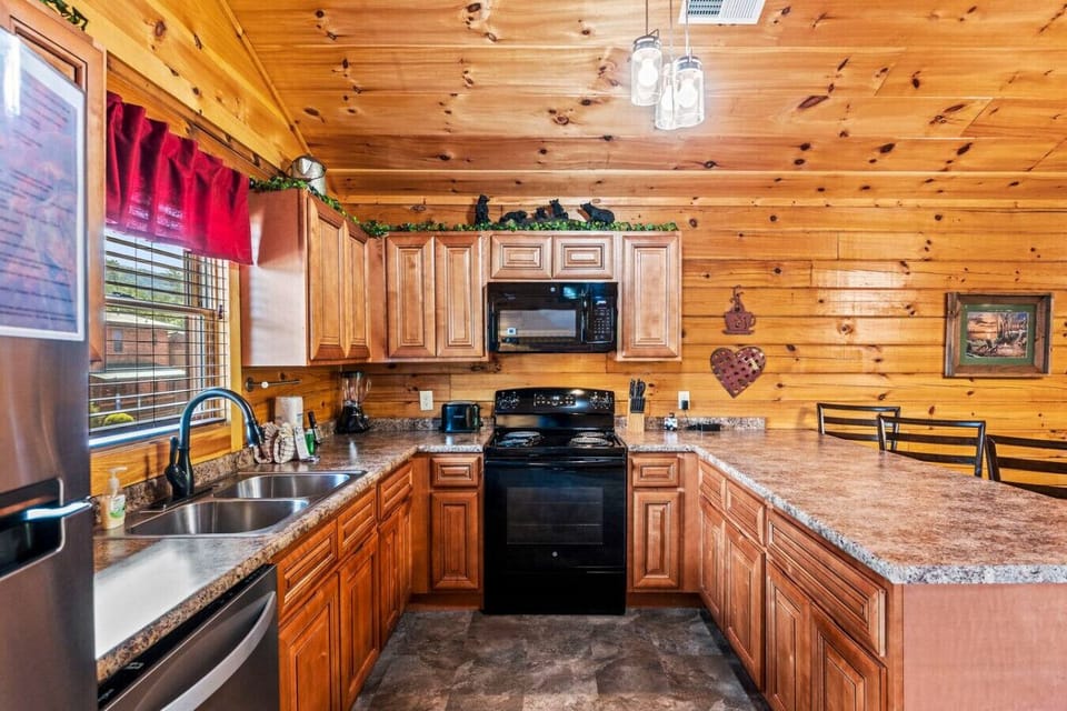 Cook up family favorites in this fully equipped kitchen!